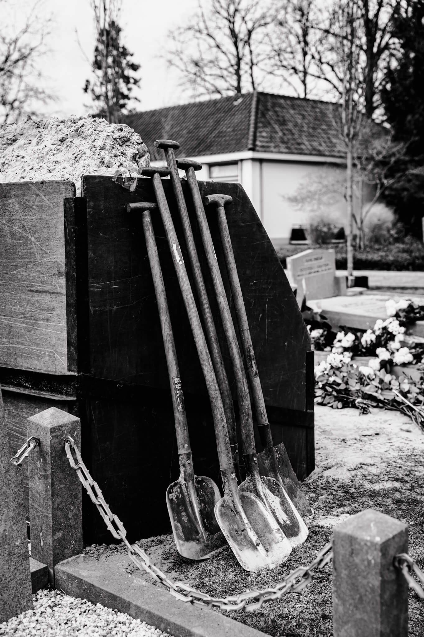 grafdelvers begraafplaats harderwijk AHA Fotografie uitvaartfotograaf rouwfotograaf afscheidsfotograaf fotograaf nunspeet